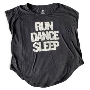 🔴 H&M Run Dance Sleep Graphic Flowy Top